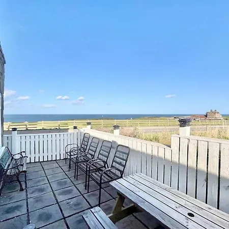 Toll Bar Cottage, Sandsend, Уитби