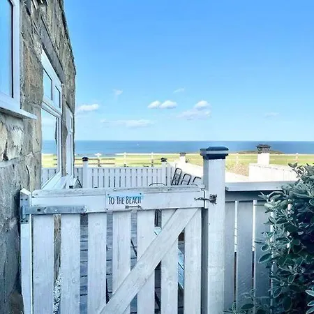 Toll Bar Cottage, Sandsend, Дом отдыха Уитби